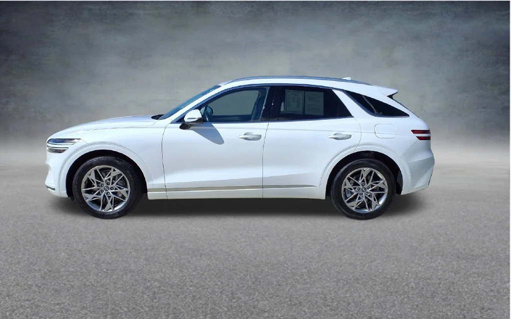 Used 2025 White Genesis 2.5T image 4