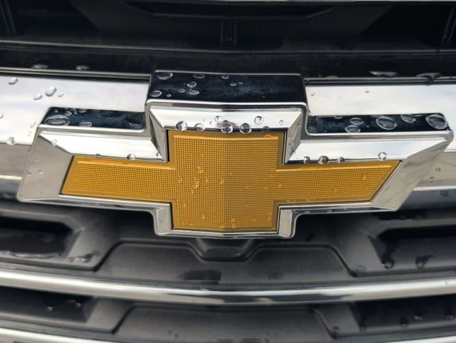 Used 2025 White Chevrolet LT image 33