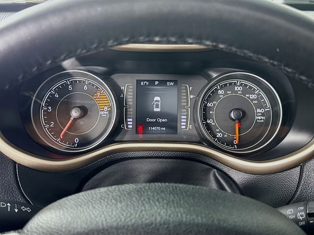 Used 2016 Gray Jeep Latitude image 12