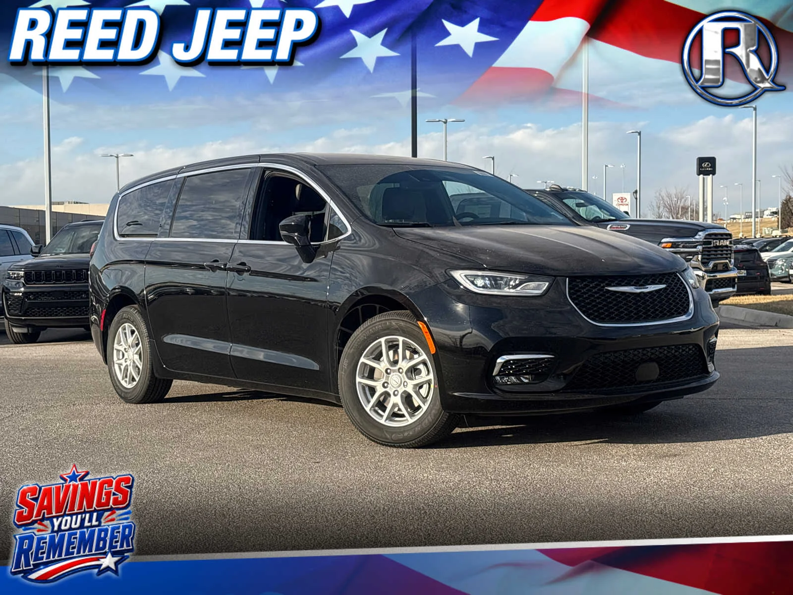 2026 Chrysler Pacifica Select's photo