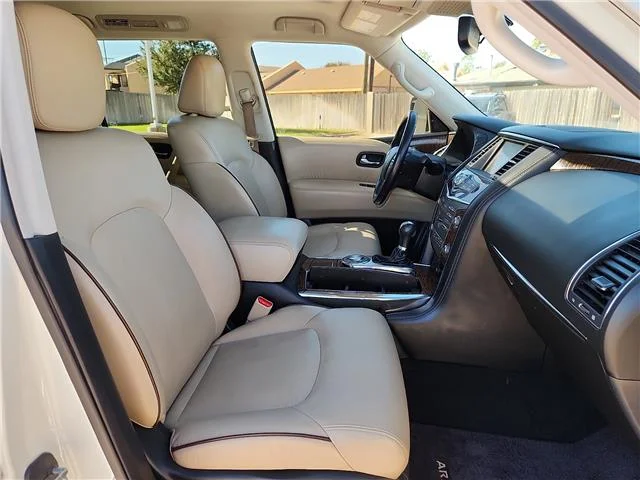 Used 2019 Pearl White Tricoat Nissan SL 4x2 image 13