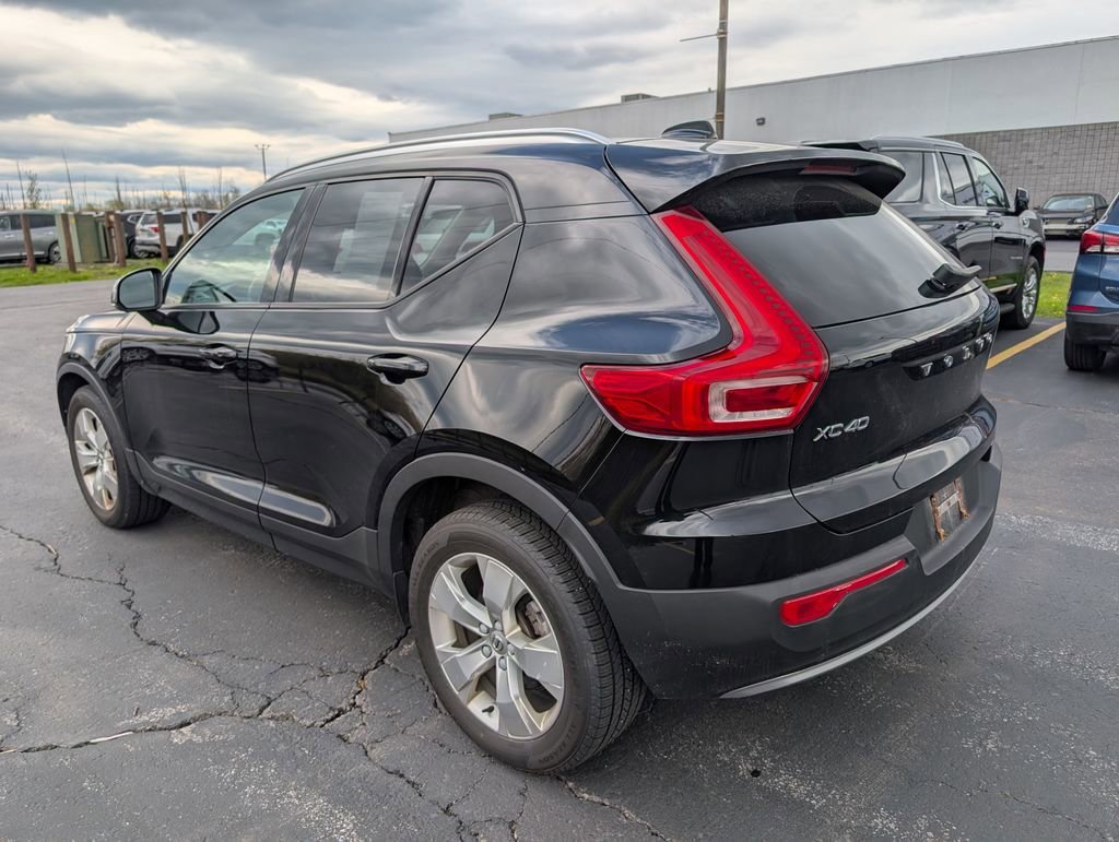Used 2019  Volvo Momentum image 9