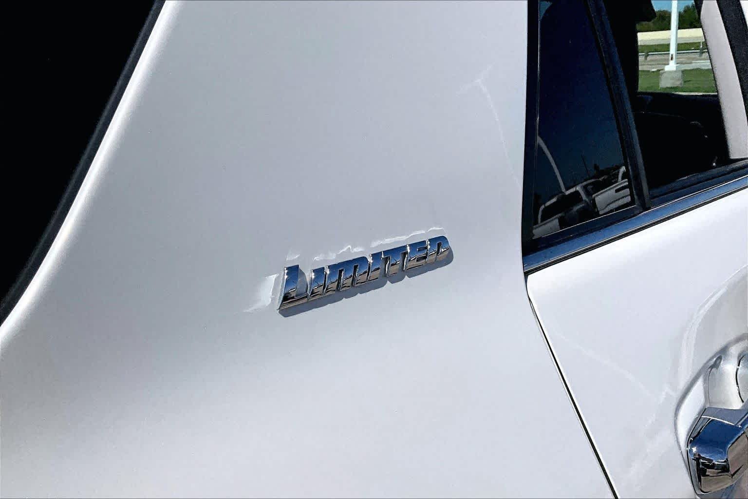 Used 2023 Blizzard Pearl Toyota Limited image 17