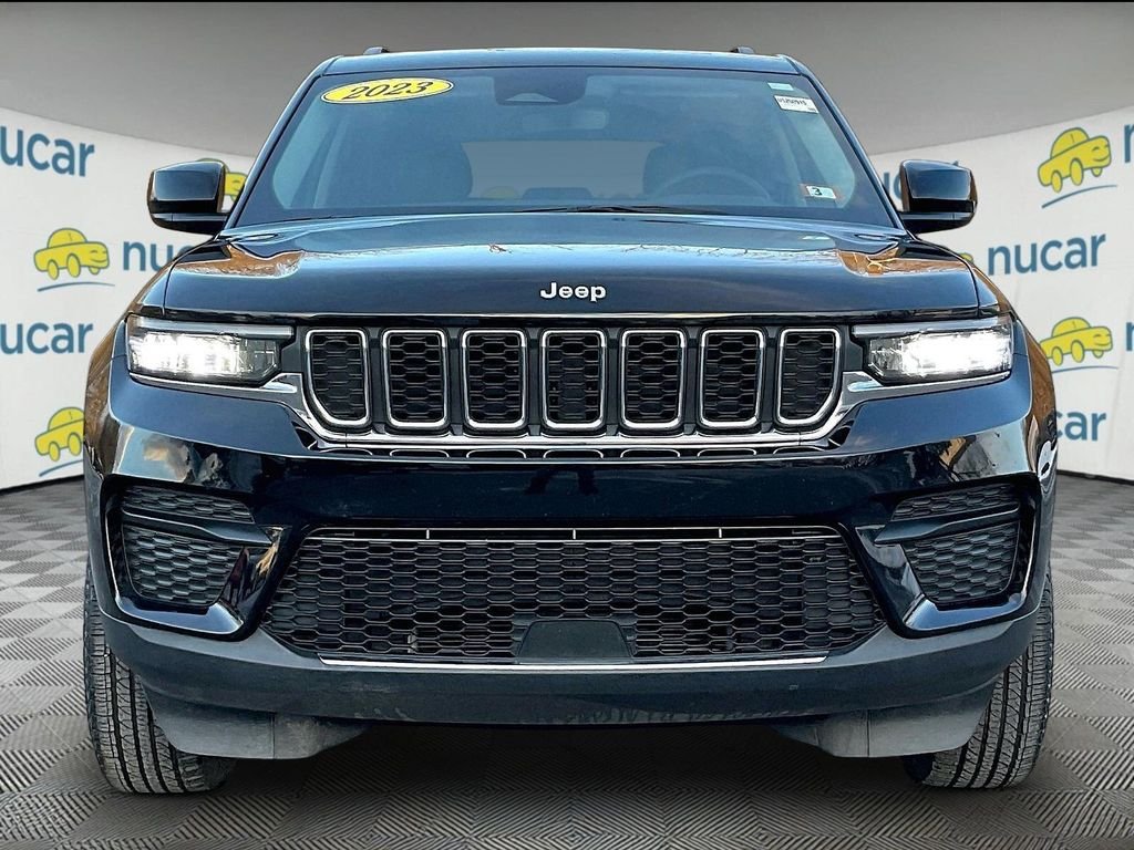 Used 2023 Black Jeep Laredo image 2
