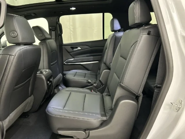 New 2027 Summit White Chevrolet LT image 26