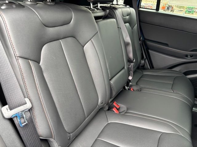 New 2026 Hydro Blue Pearl-Coat Exterior Paint Jeep Laredo image 19