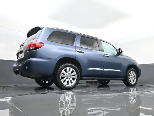 Used 2018 Shoreline Mist Toyota Platinum image 32