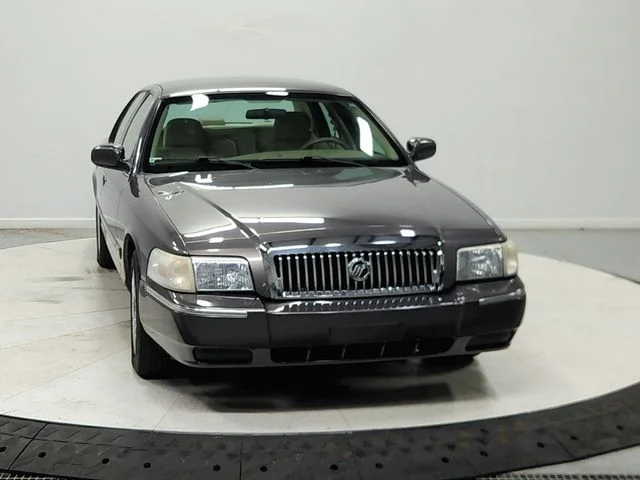 Used 2007 Gray Mercury GS image 3