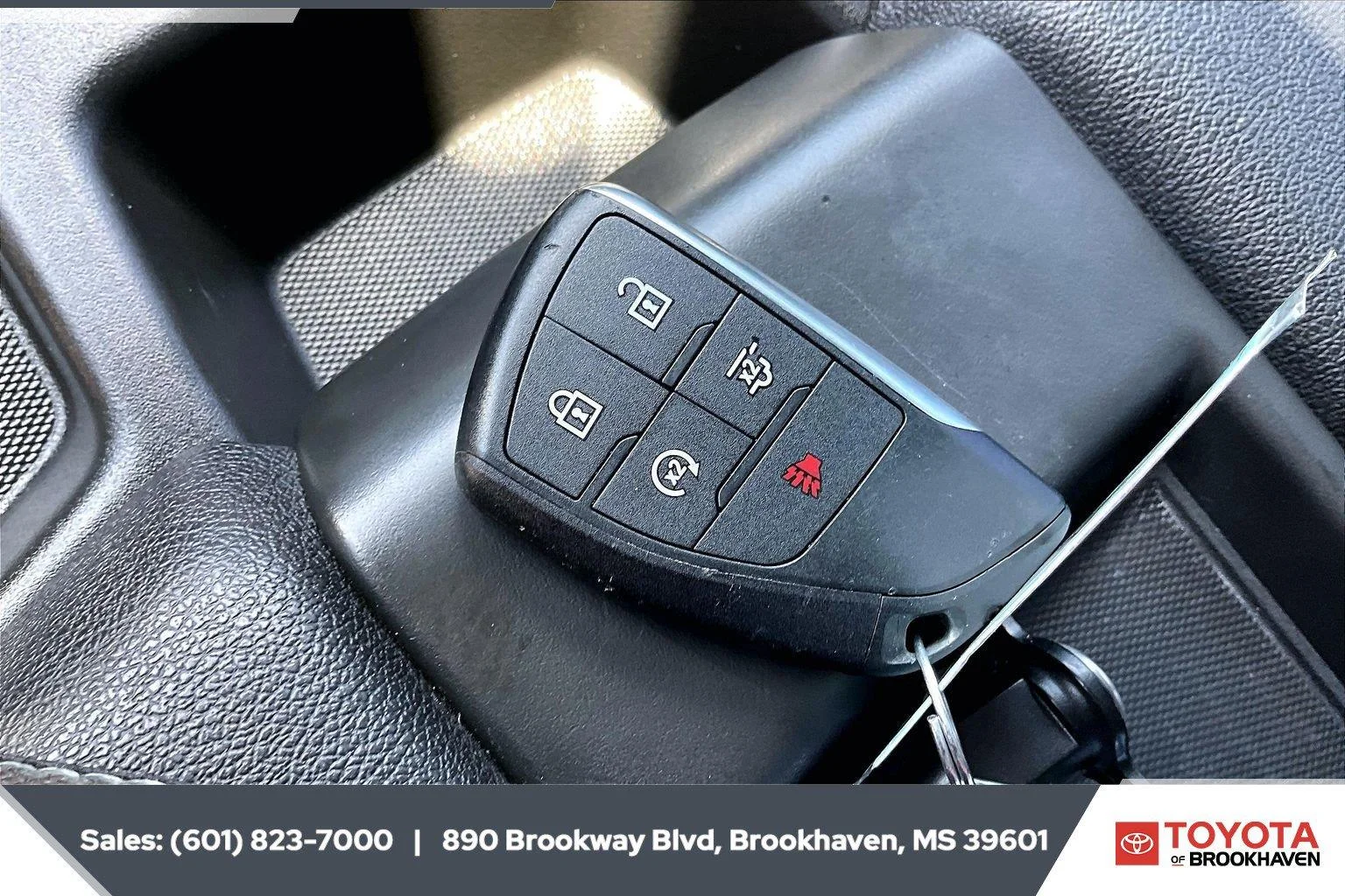 Used 2024 Sterling Gray Metallic Chevrolet LT Trail Boss image 9
