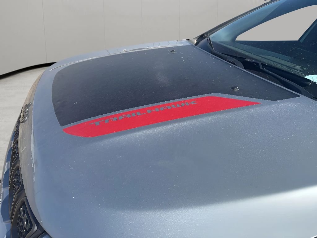 Used 2024 Silver Zynith Metallic Clearcoat Jeep Trailhawk image 11