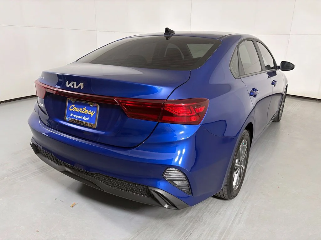 Used 2023 Blue Kia LXS image 8