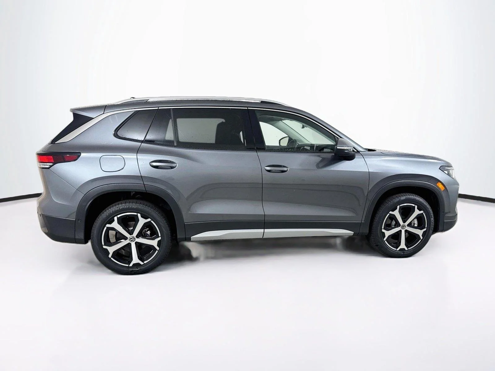 New 2026  Volkswagen SE image 8