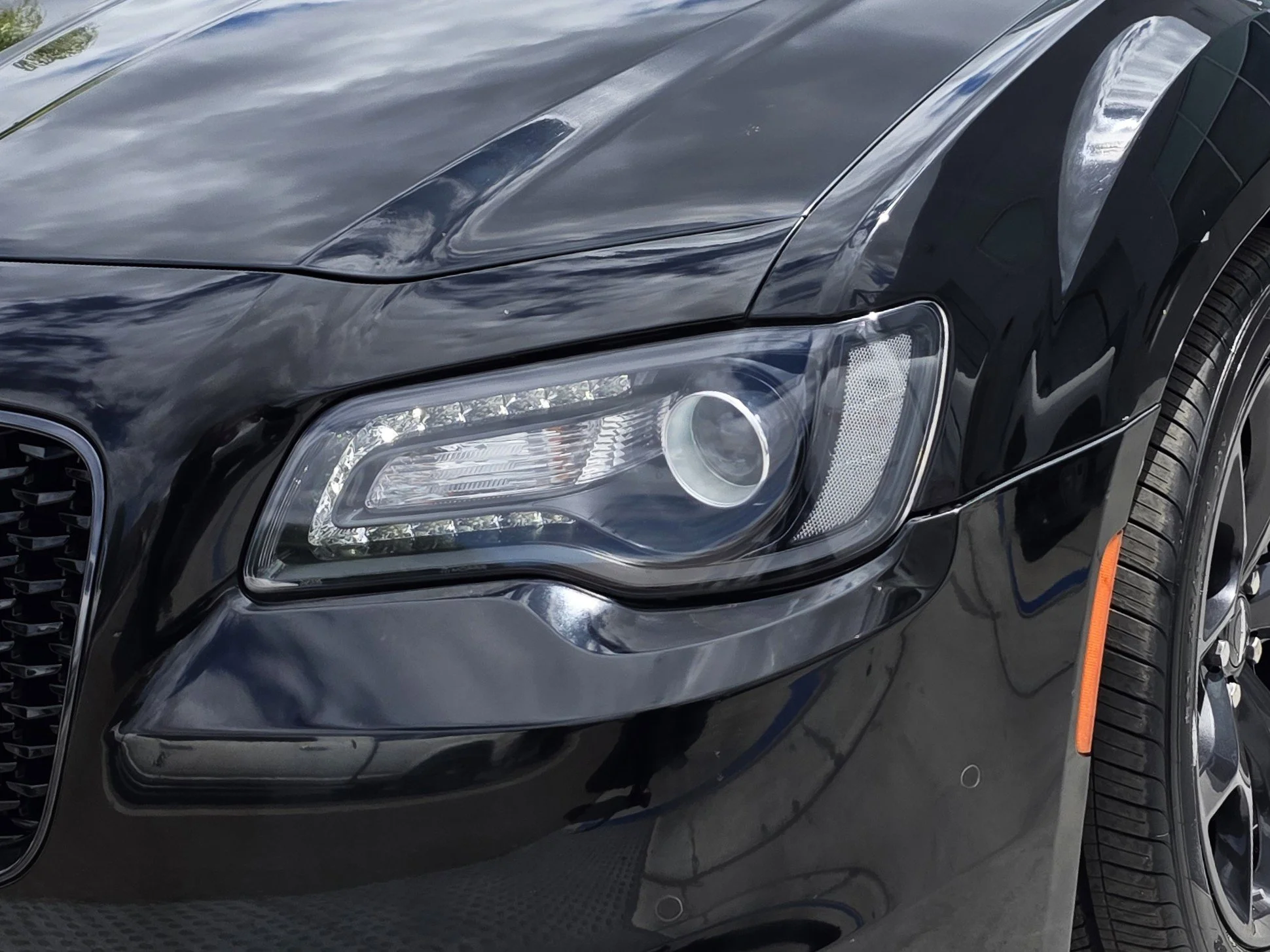 Certified Used 2022 Gloss Black Chrysler S image 9