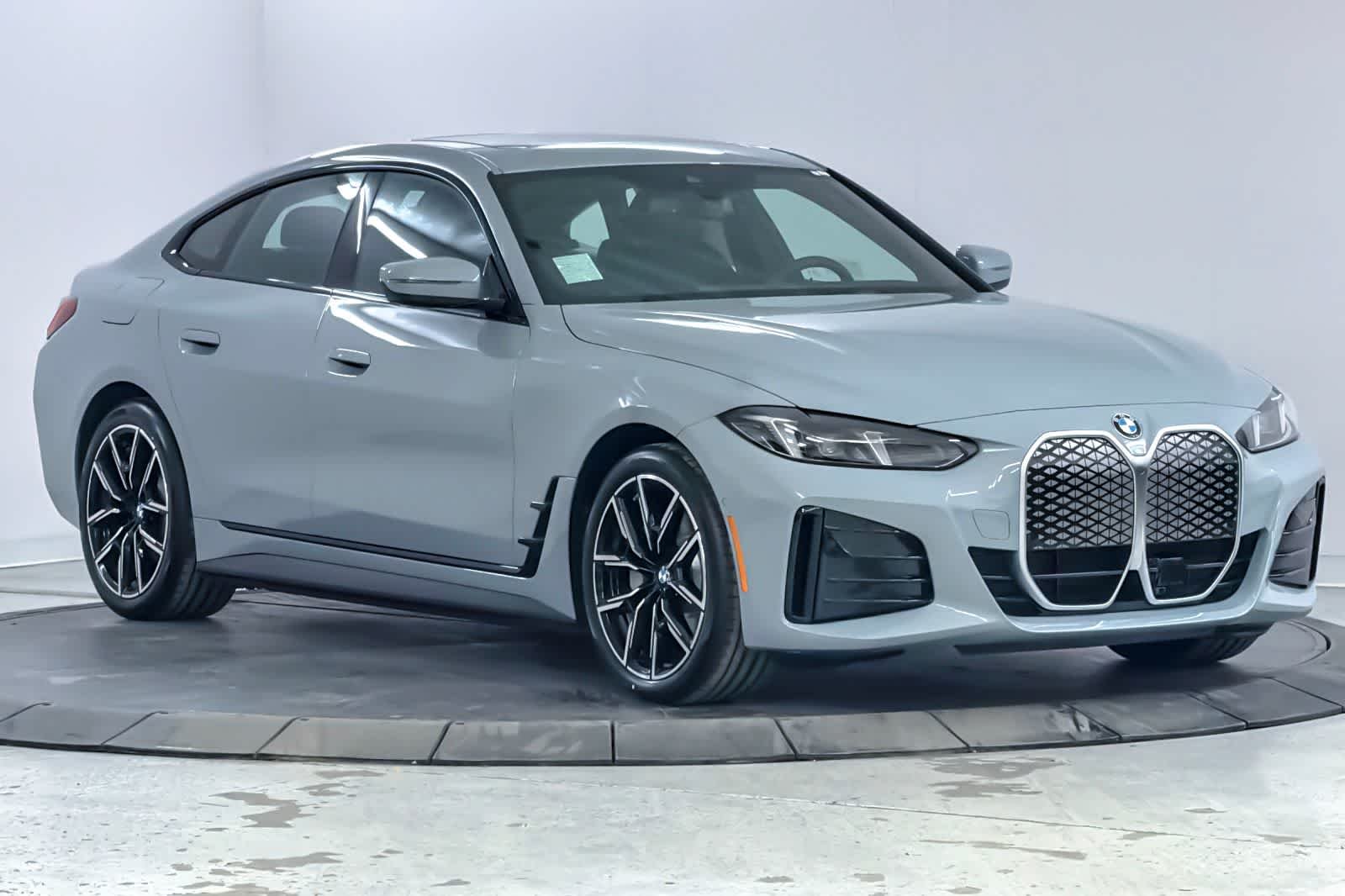 New 2026 Brooklyn Grey Metallic BMW xDrive40 image 9