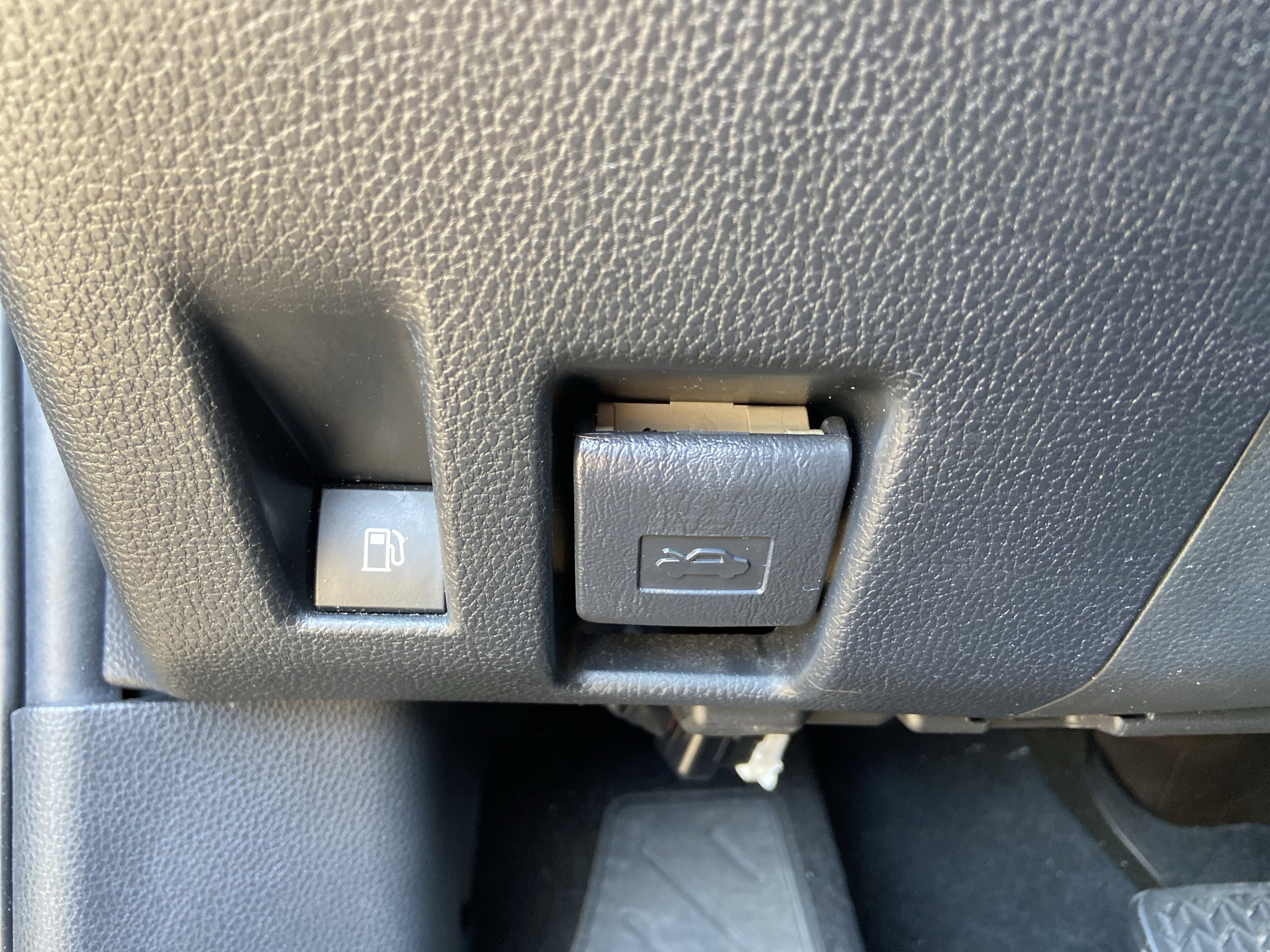 Used 2023 Magnetic Gray Metallic Toyota Hybrid Limited image 45