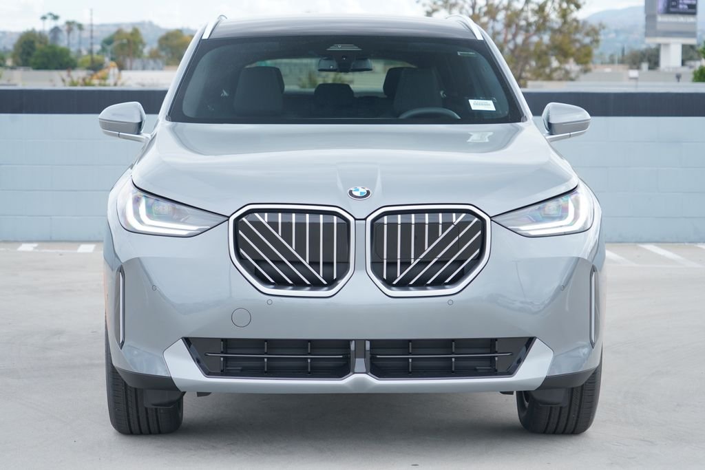New 2026 Skyscraper Grey Metallic BMW 30 xDrive image 2