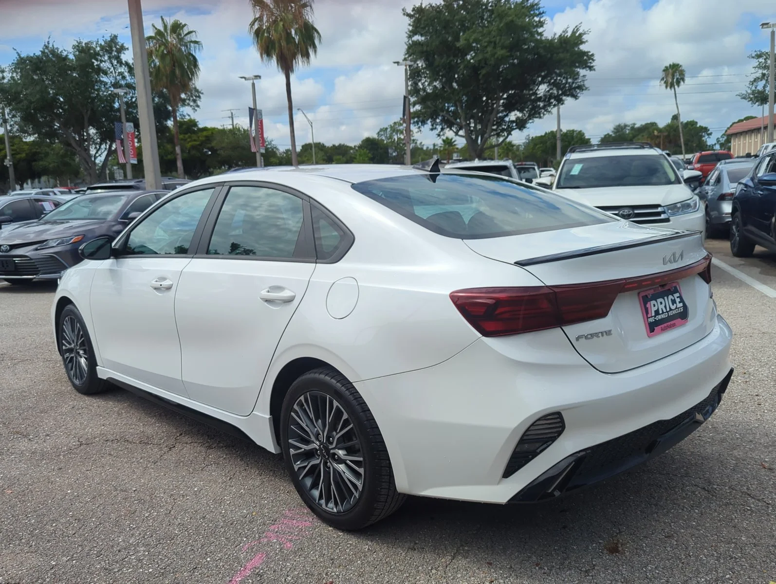 Used 2024 Snow White Pearl Kia GT-Line image 7