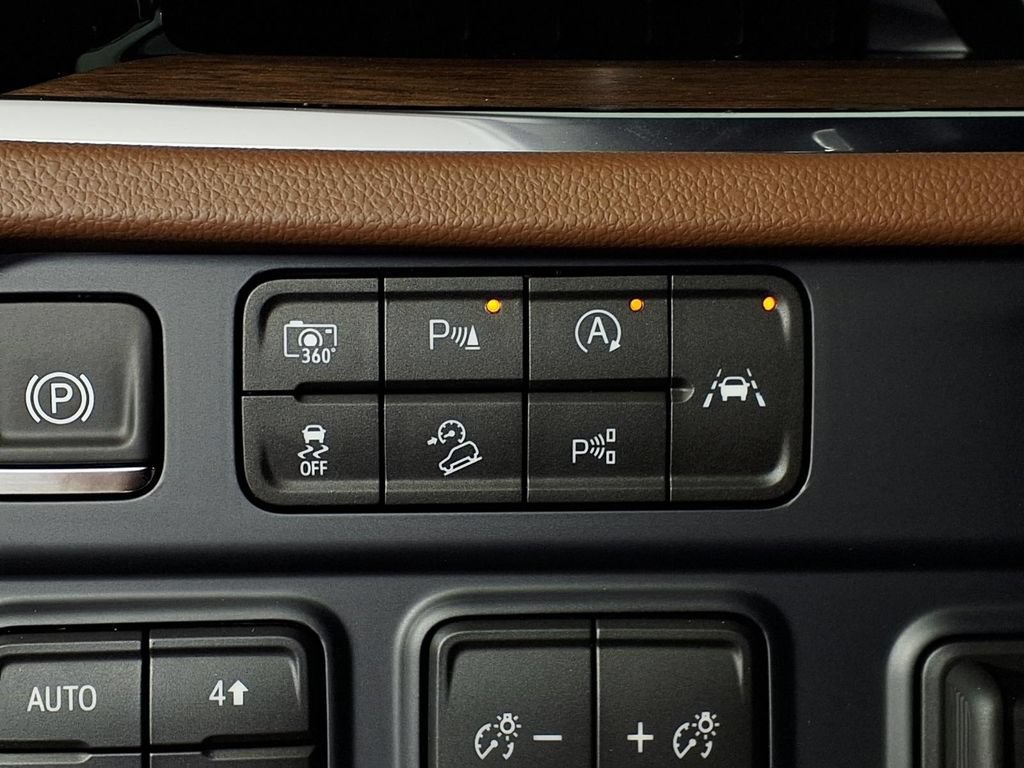 2026 Chevrolet Suburban High Country - Photo 18