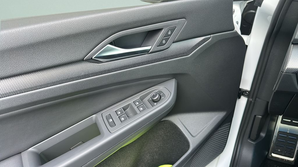 New 2026 Opal White Pearl Volkswagen Autobahn image 20