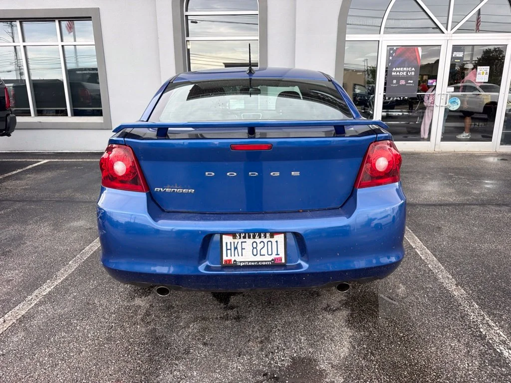 Used 2013 Blue Dodge SE image 4