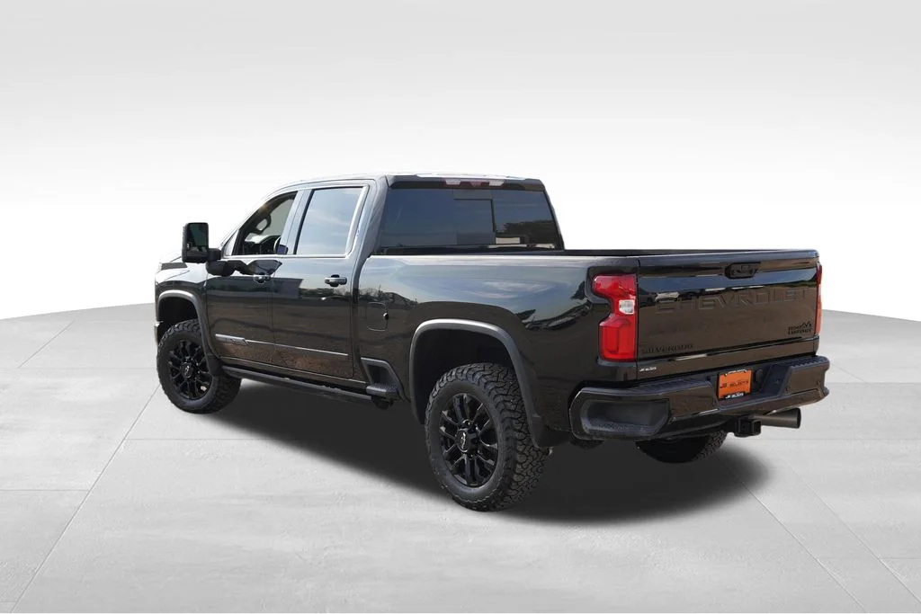 Used 2024 Black Chevrolet High Country image 7