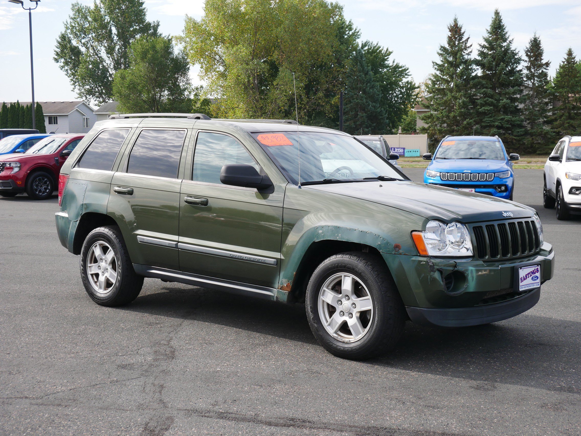 Used 2007 Jeep Green Metallic Jeep Laredo image 7