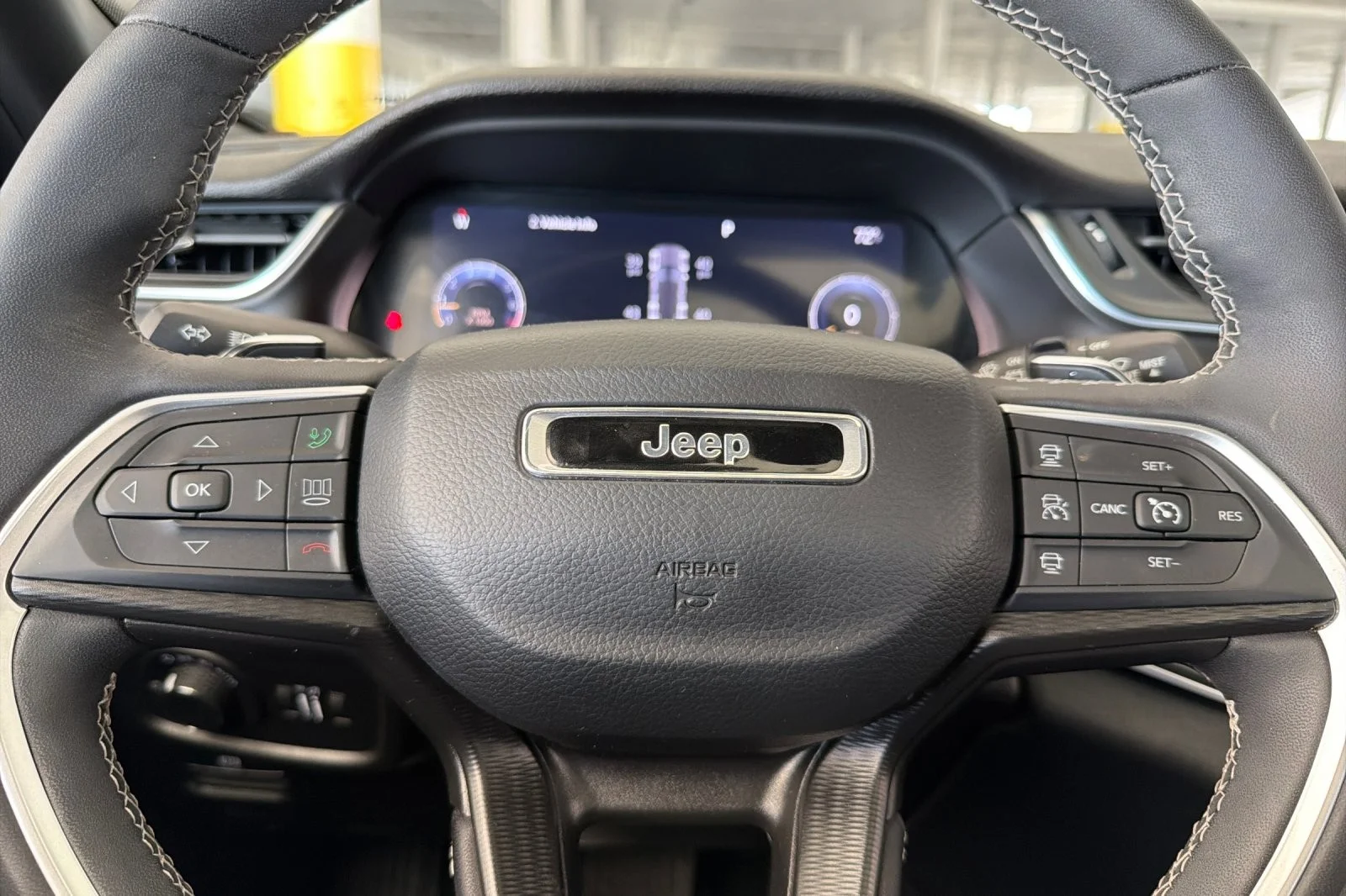Used 2023 BRIGHT WHITE Jeep Altitude image 22
