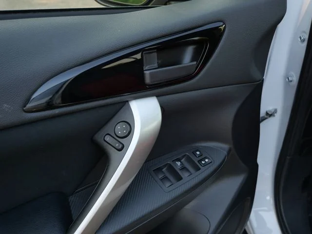 Certified Used 2023 White Diamond Mitsubishi Ralliart image 15