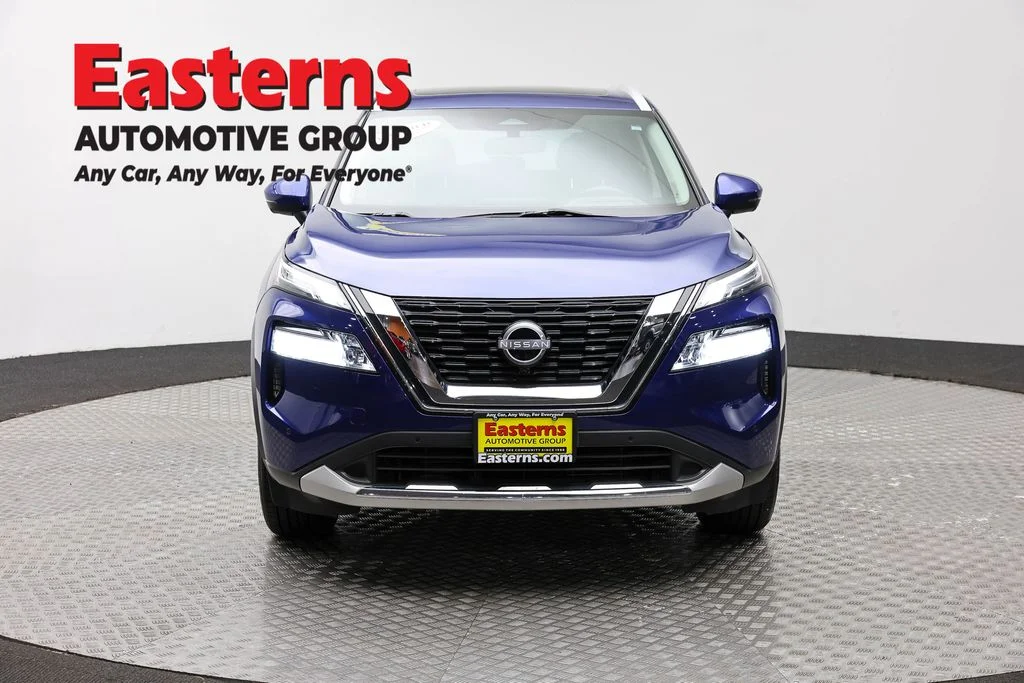 Used 2023 Blue Nissan Platinum image 2