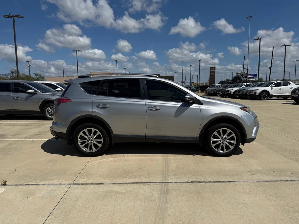 Used 2018 Silver Sky Metallic Toyota Limited image 5