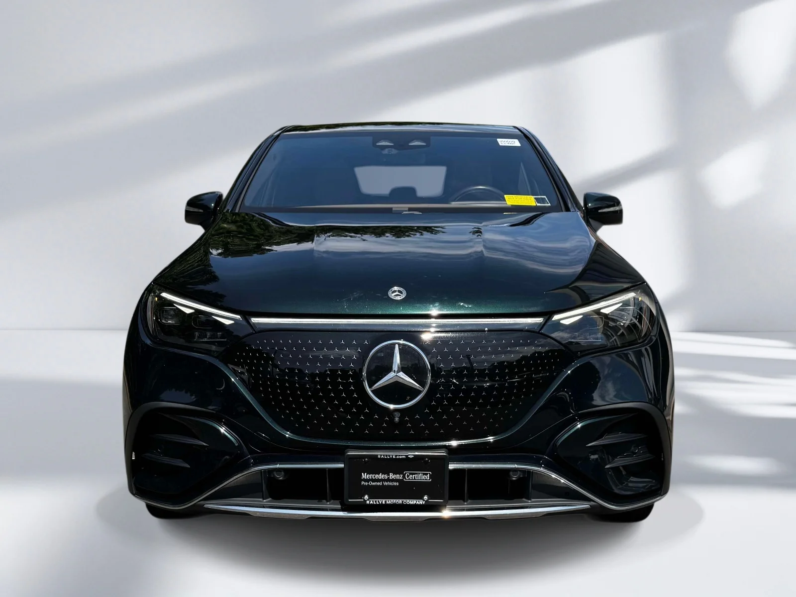 Used 2023 Emerald Green Metallic Mercedes-Benz 500 SUV image 2