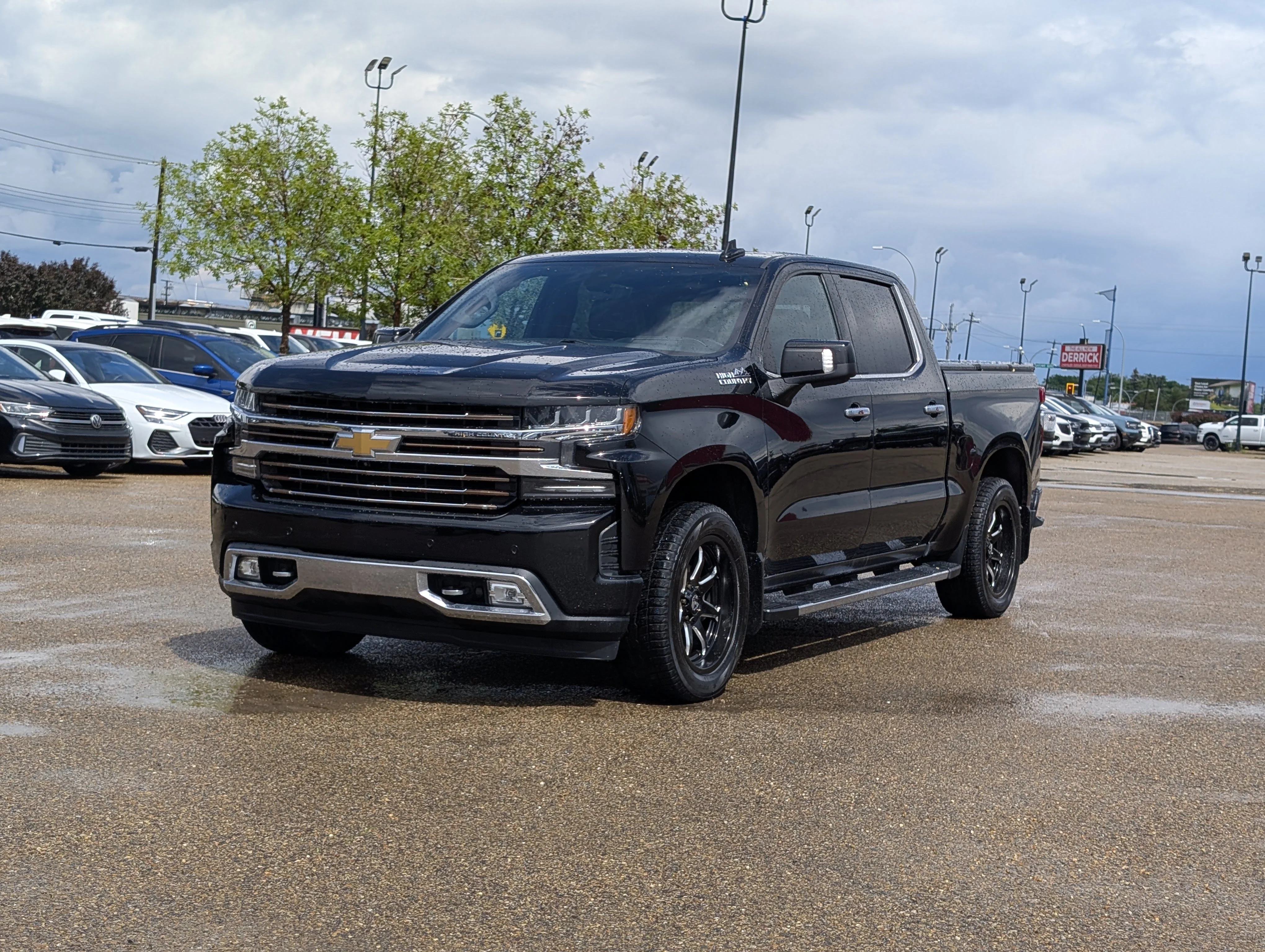 Used 2020 Black Chevrolet High Country image 2