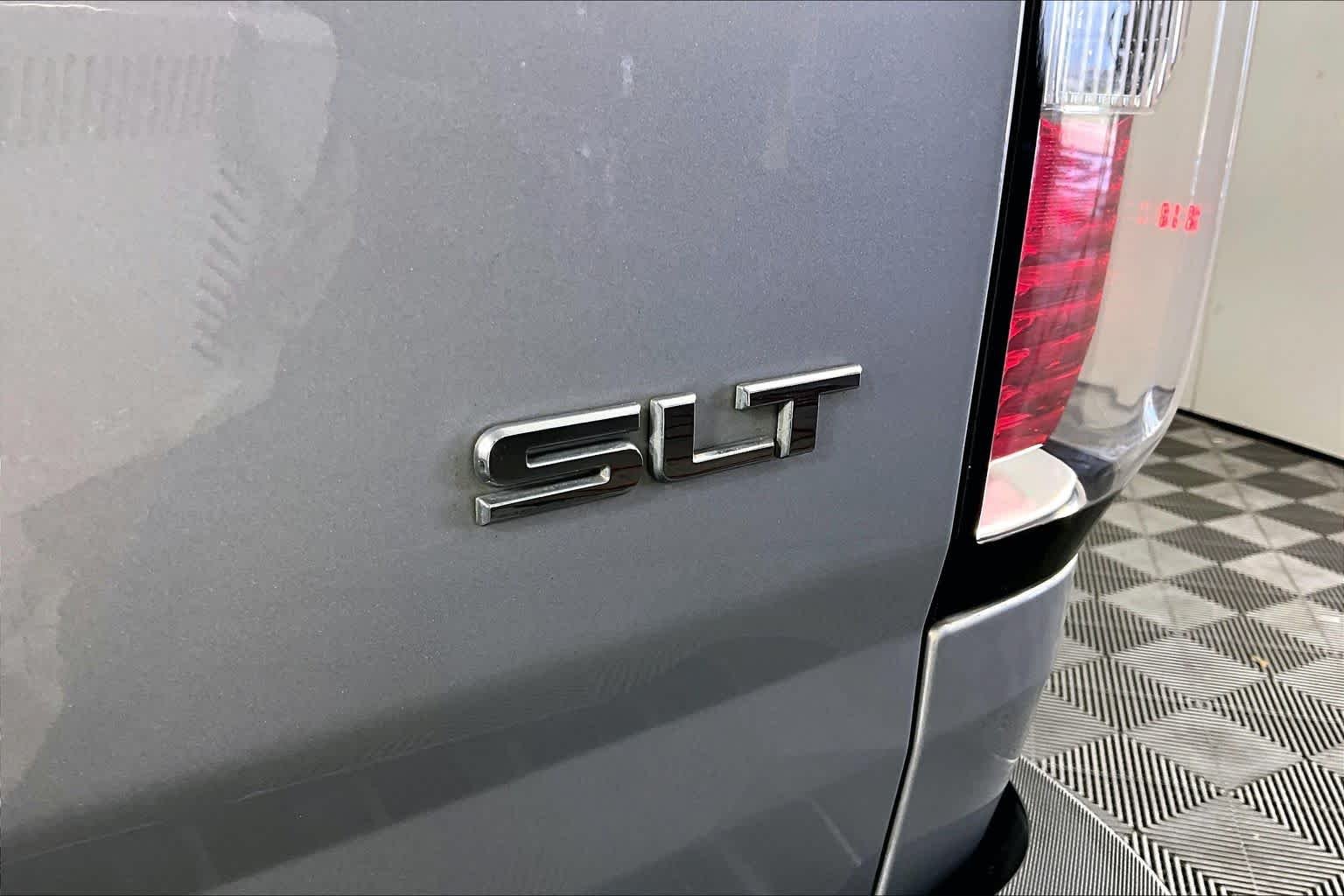 Used 2019 Quicksilver Metallic GMC 2WD SLT image 10