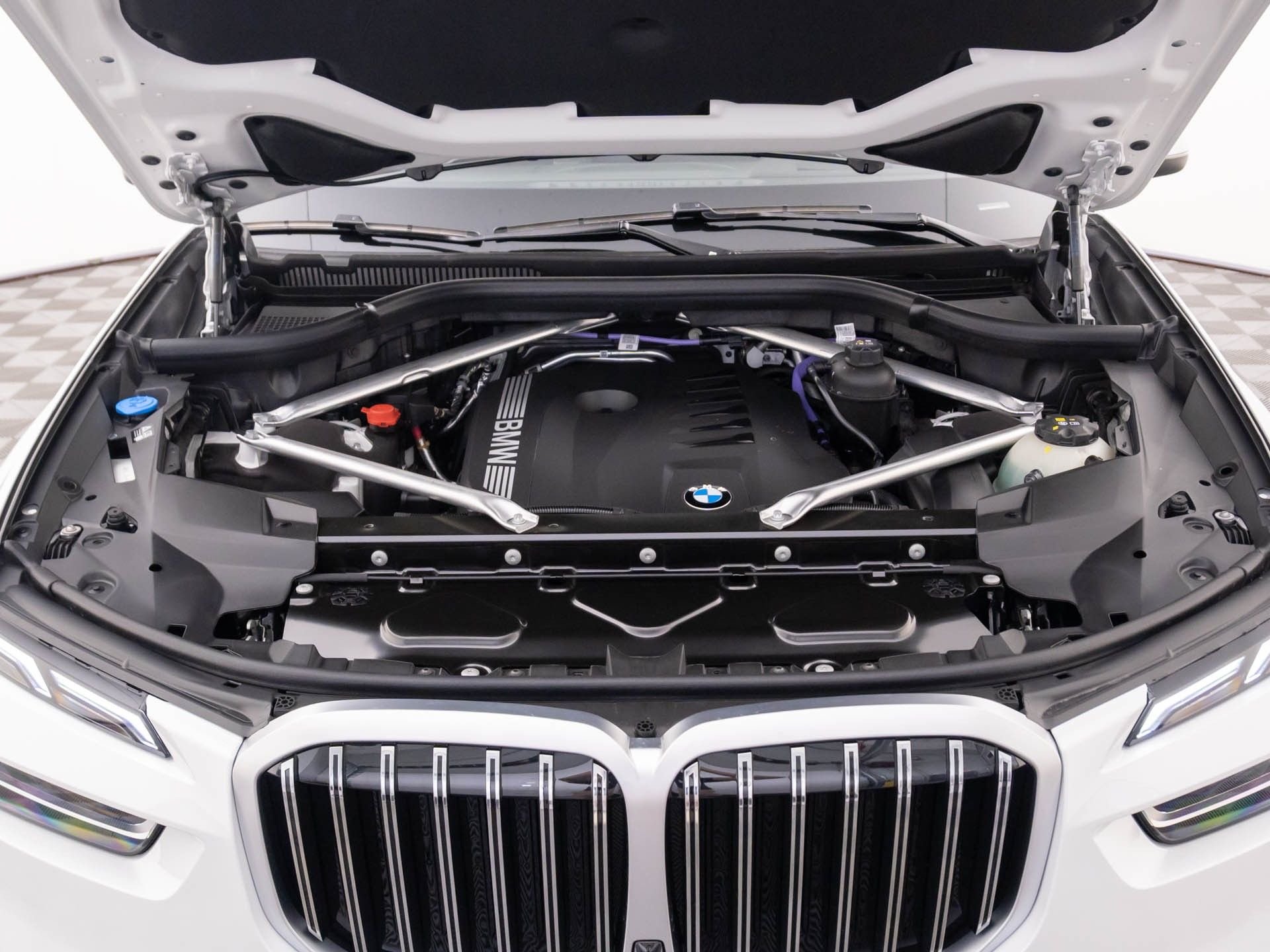New 2026 Mineral White Metallic BMW xDrive40i image 27