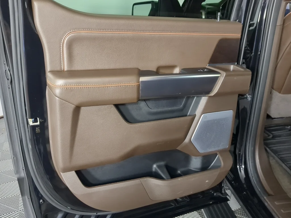 Used 2023 Agate Black Ford King Ranch image 15