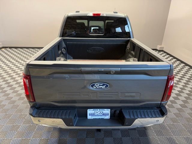 New 2026 Carbonized Gray Metallic Ford XLT image 12
