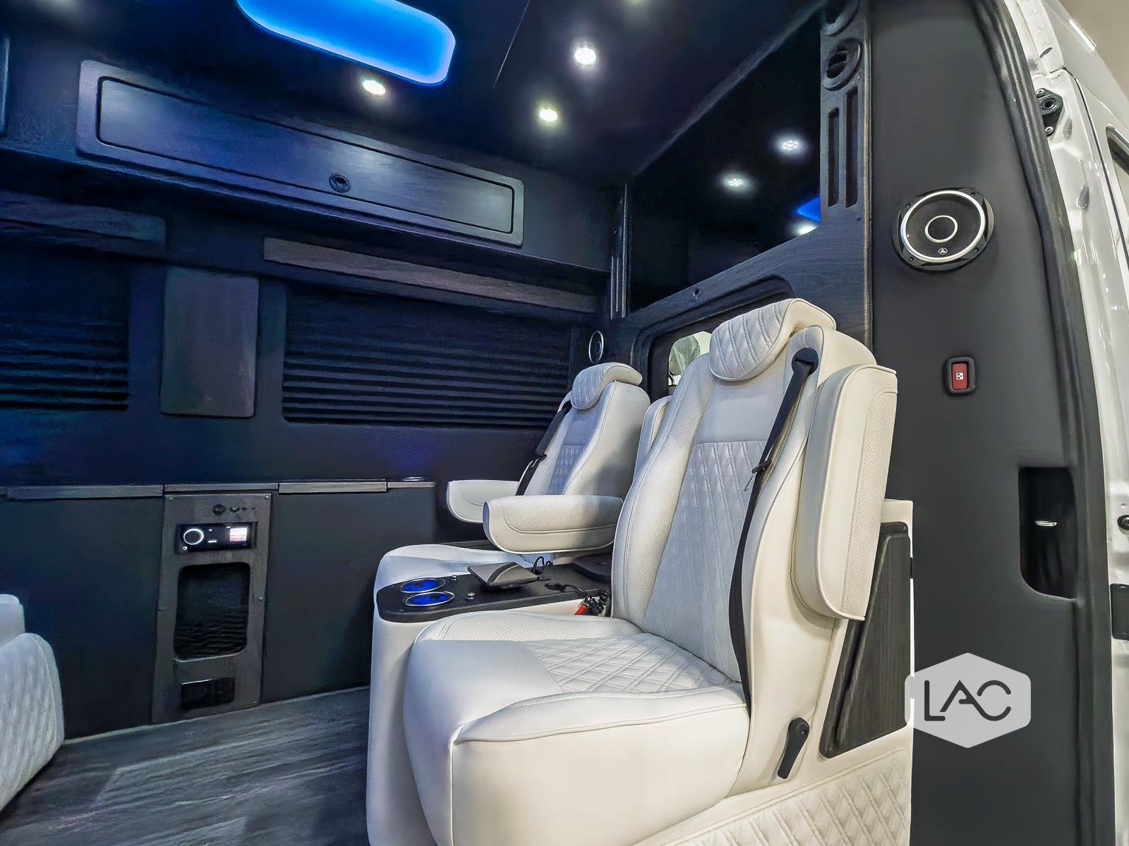New 2027 WHITE OGV LUXURY COACH 170EXT image 7