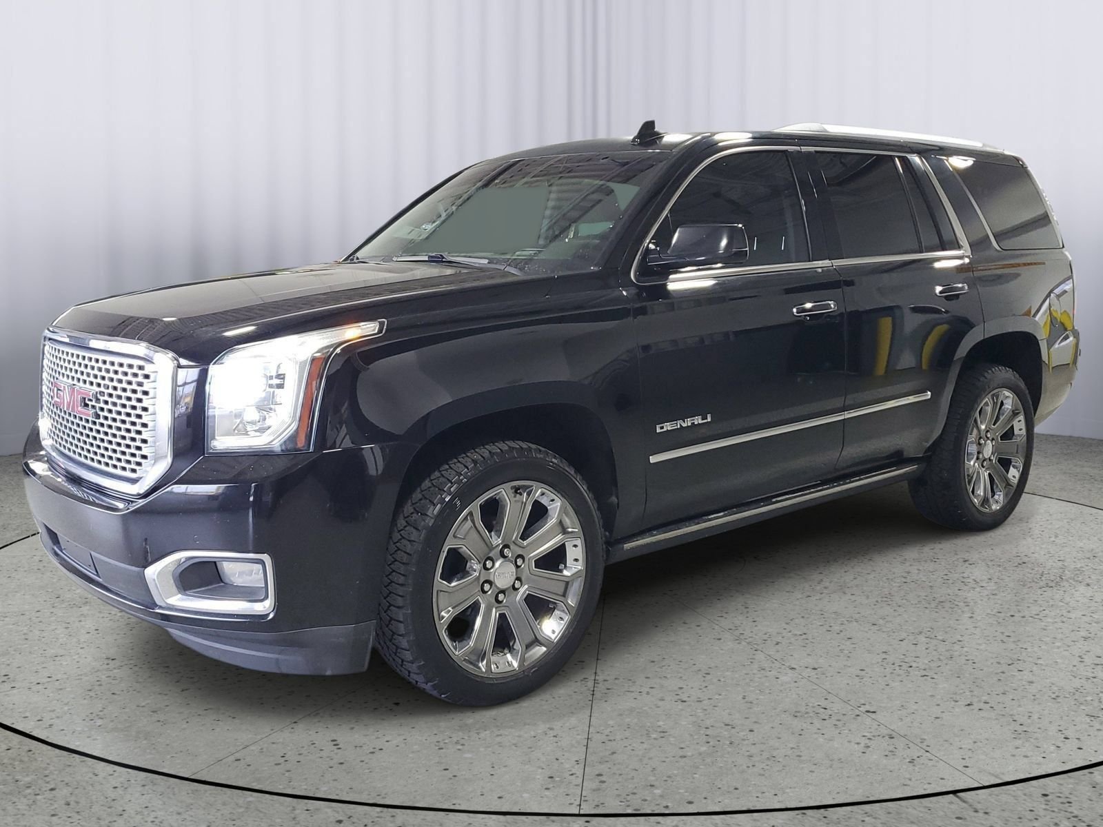 Used 2015 Black GMC Denali image 2