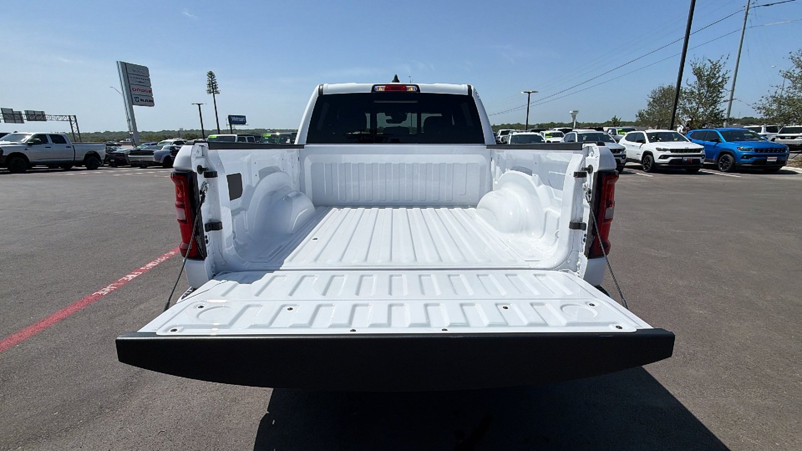 New 2026 Bright White Clear-Coat Exterior Paint RAM Lone Star image 22