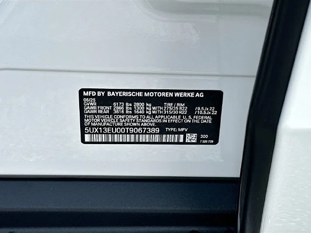 Used 2026 White BMW sDrive40i image 27