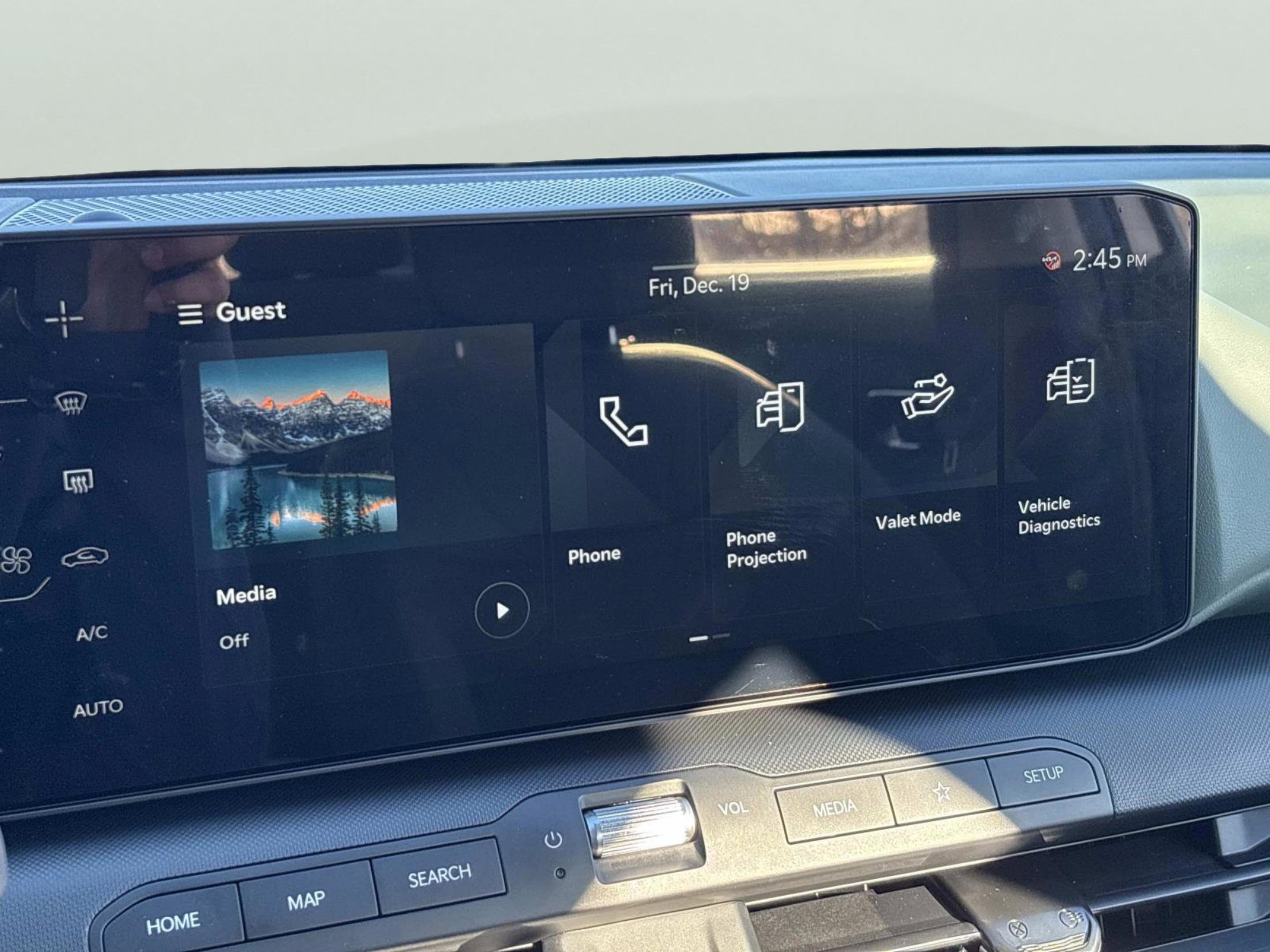 New 2025 Snow White Pearl Kia EX image 25