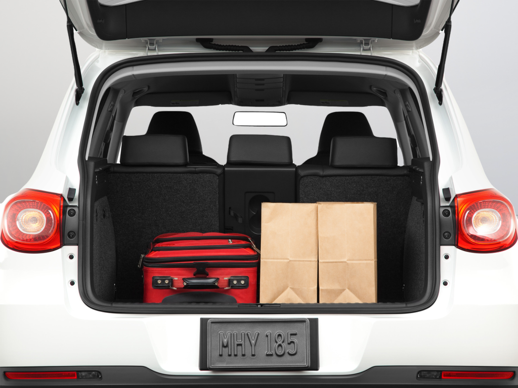Used 2011 White Volkswagen S image 29