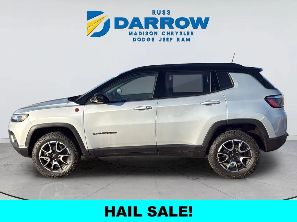 New 2026 Silver Zynith Metallic Clear-Coat Exterior Paint Jeep Trailhawk image 2