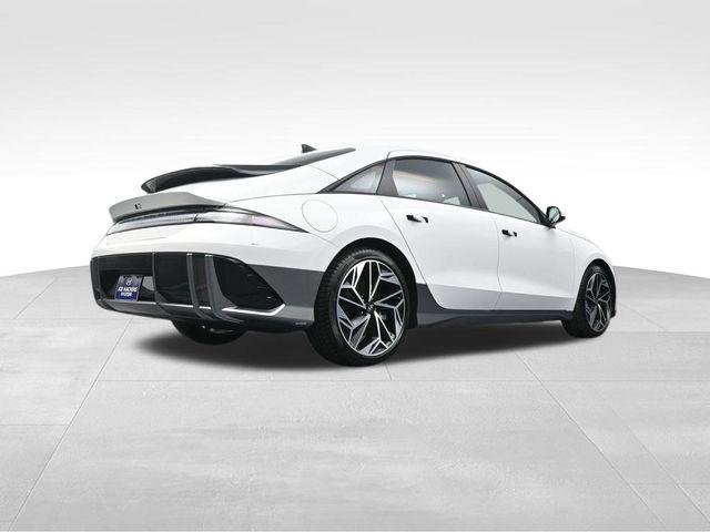 New 2025 White Hyundai SEL image 35