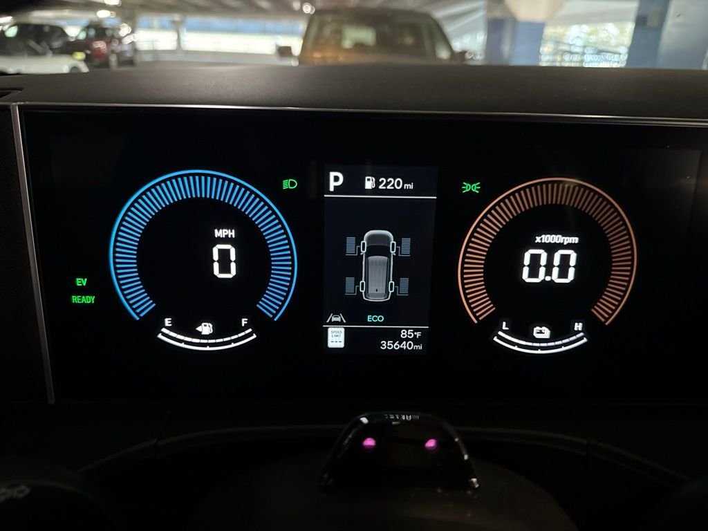 Used 2025 Gray Hyundai SEL image 7
