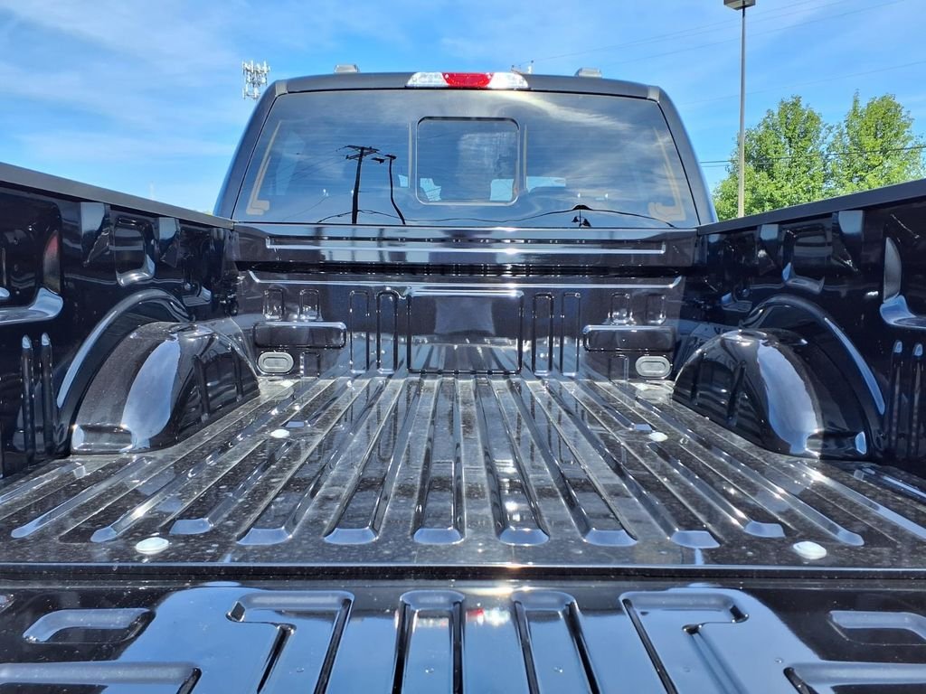 New 2026 Agate Black Metallic Ford XLT image 8