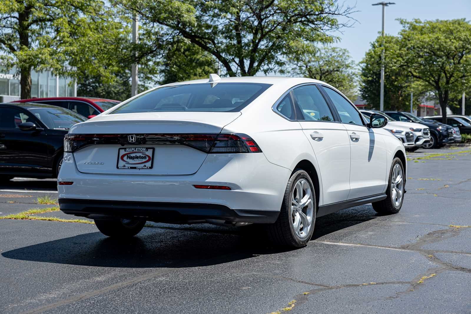 Used 2024 Platinum White Pearl Honda LX image 7