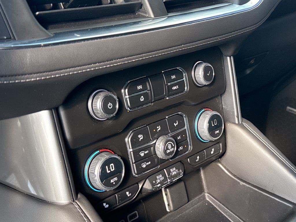 Used 2023 Black Chevrolet Z71 image 19