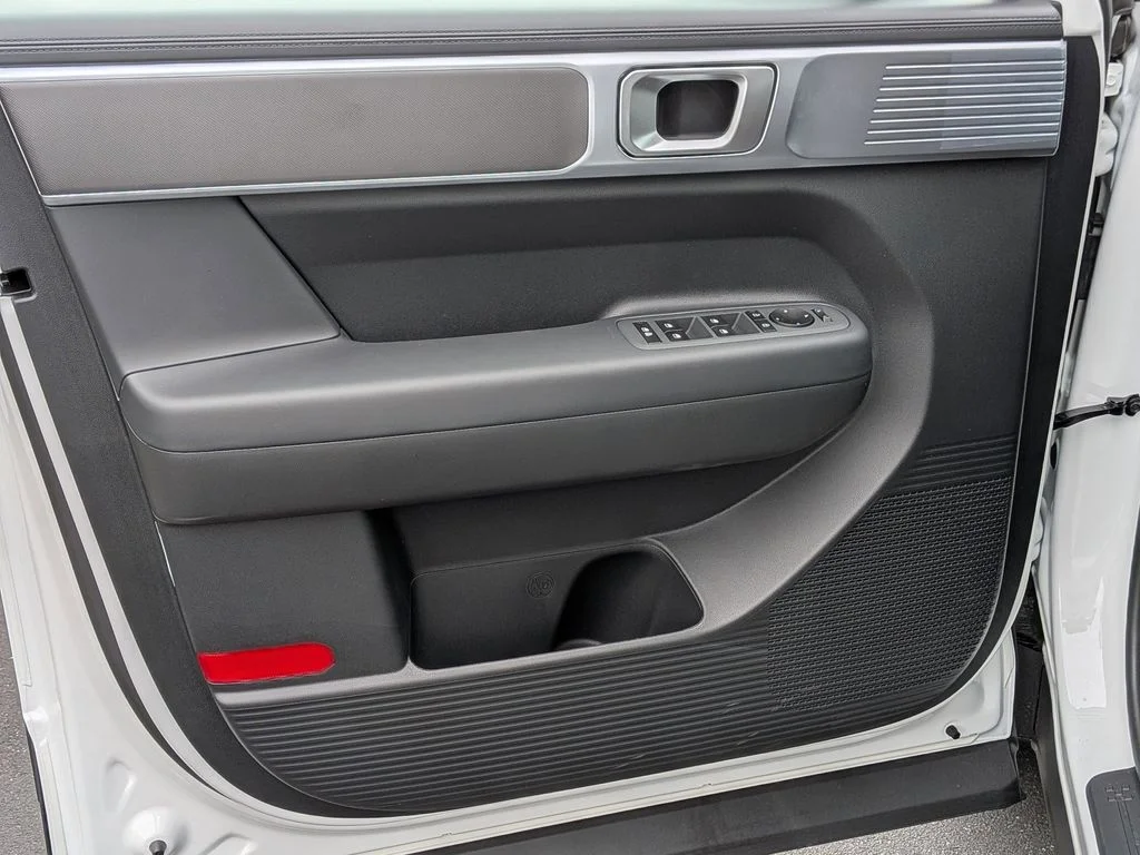 New 2026 White Hyundai SE image 12