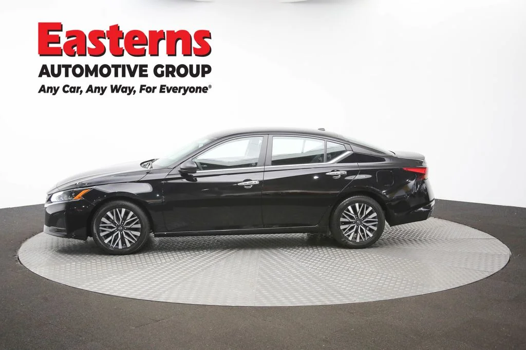 Used 2025 Black Nissan 2.5 SV image 55